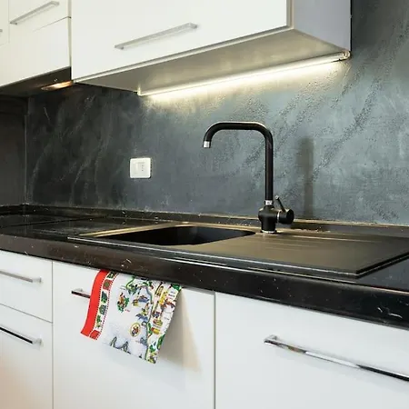 Apartment Keys Of Italy - Portenuove18 - Pn2 - Train Station, One Bedroom Flat 2 To 4 Guests *